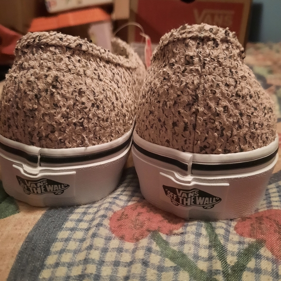 Pink vans with black speckles  new with box - Picture 5 of 5